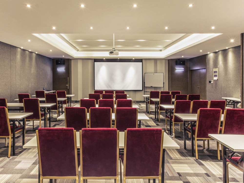 Mercure Suzhou Downtown 70/75