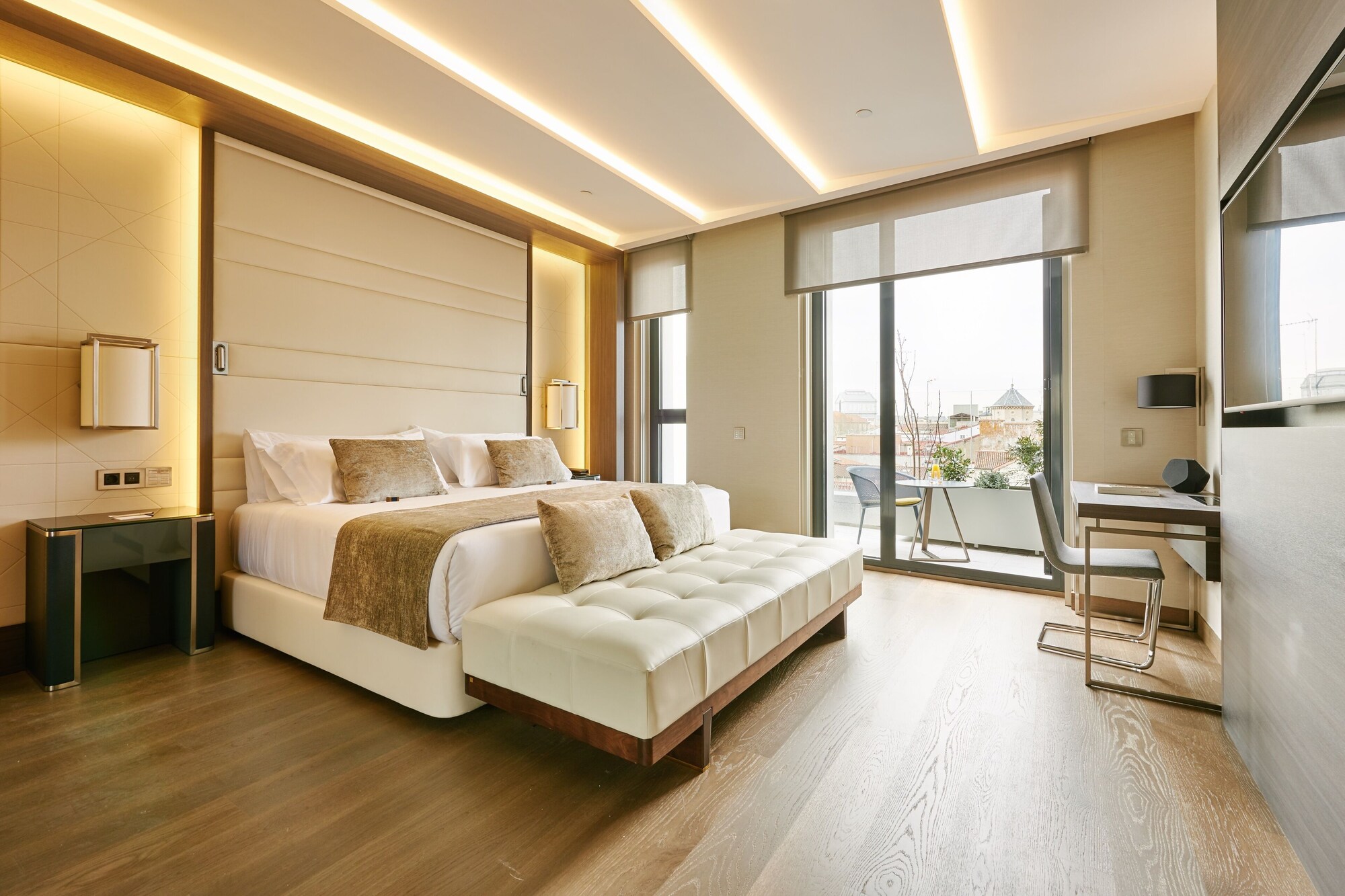 SUPERIOR, TERRACE