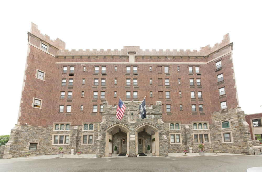 The Thayer Hotel At West Point 2/62