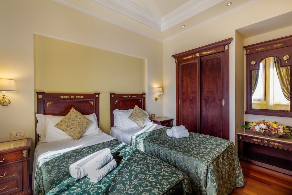 ROOM, TRIPLE