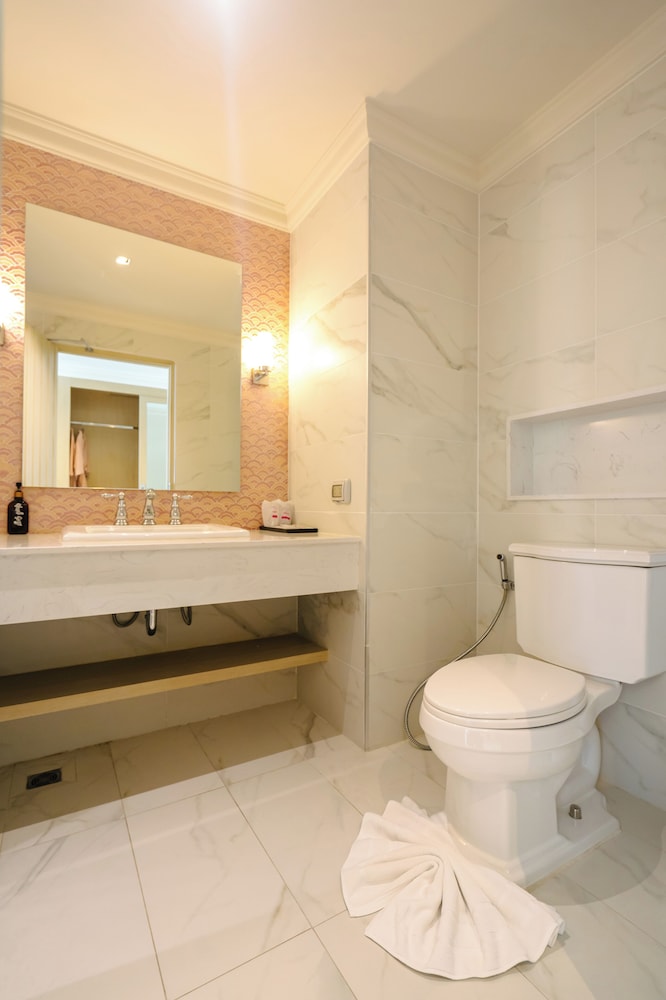 The Sea-Cret Hua Hin Hotel 72/73