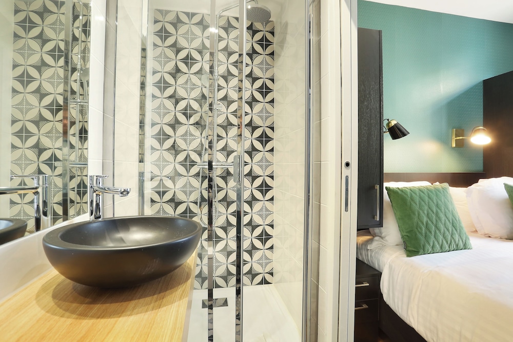 Short Stay Group Eiffel Village Serviced Apartments 43/50