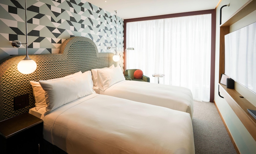 Groovy, Studio, King Bed, City View