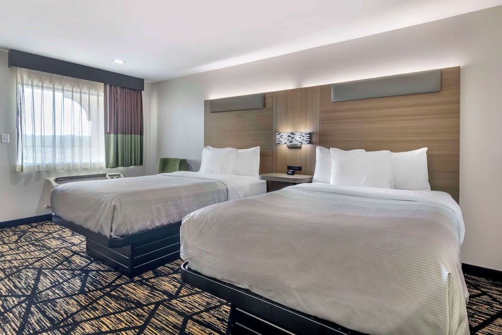 Quality Inn & Suites Athens University Area 22/57