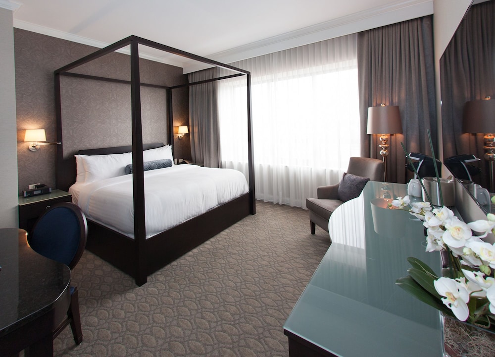 La Banque Hotel 18/40