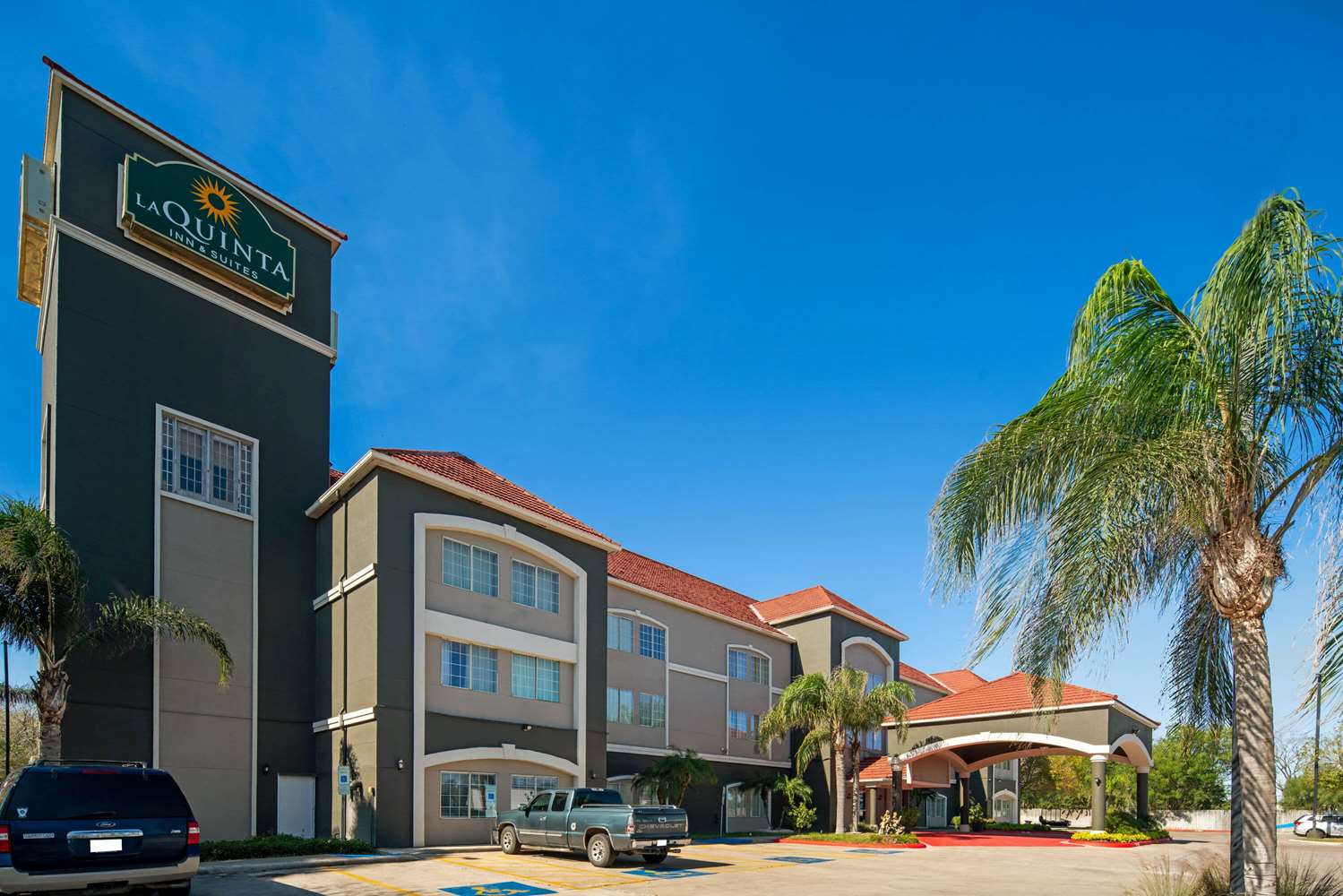 La Quinta Inn & Suites by Wyndham Brownsville North 19/27
