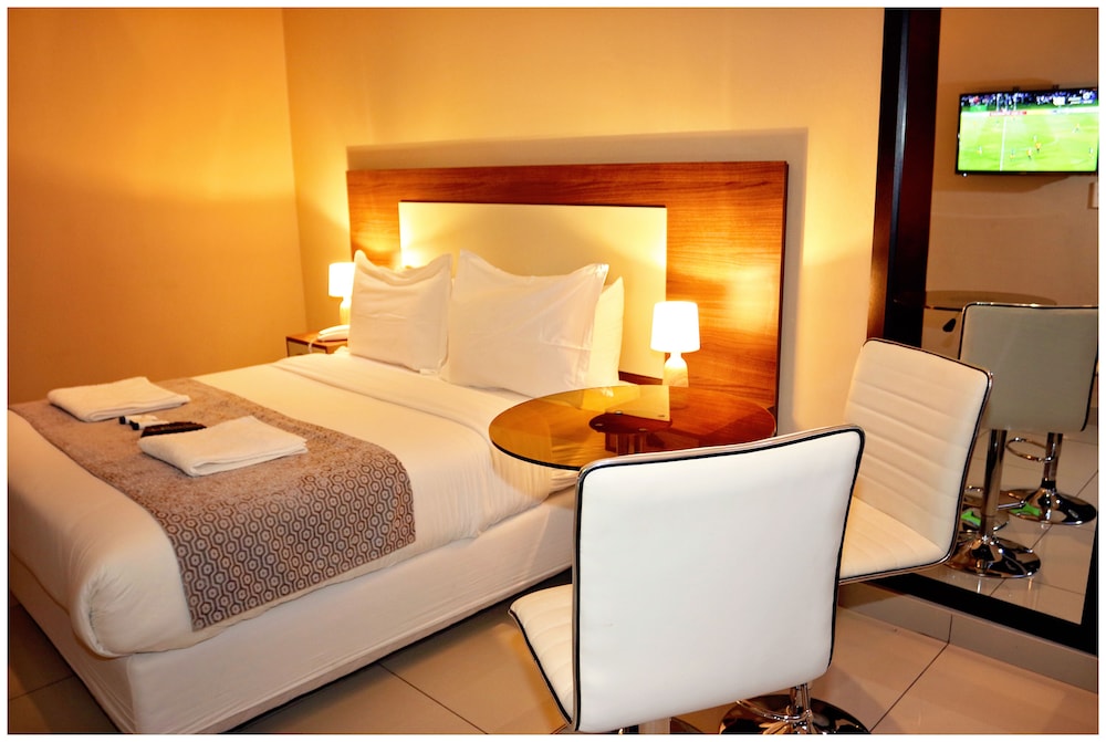 غرفة بسرير كوين، Eagle Nest Luxury Accommodation 3/4