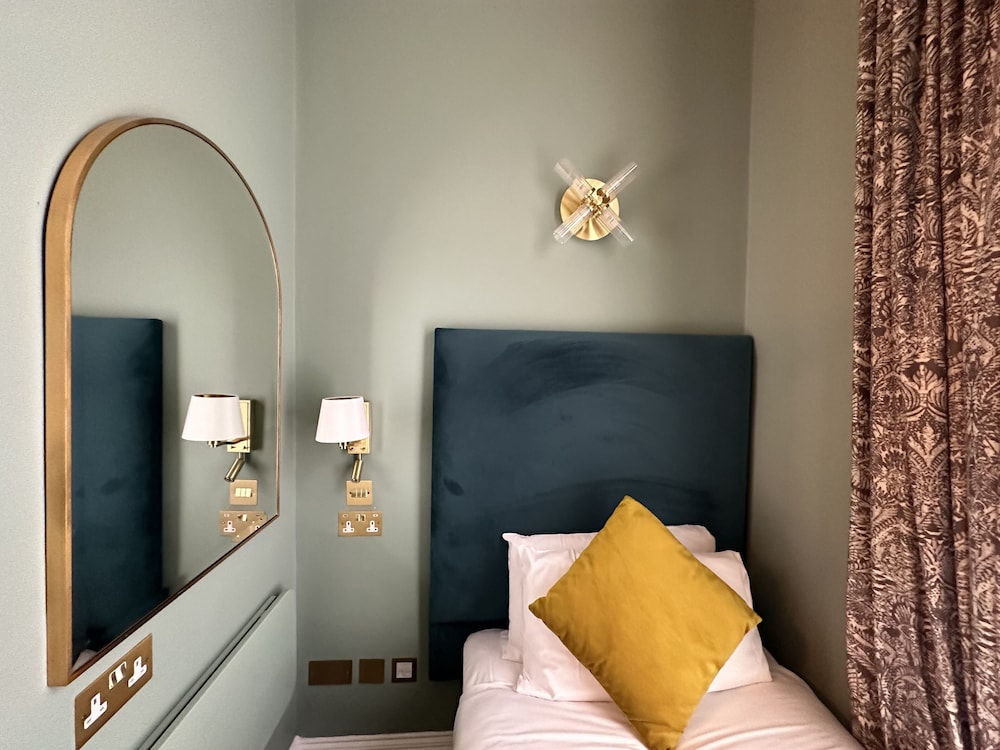 Bloomsbury Palace Hotel 24/50