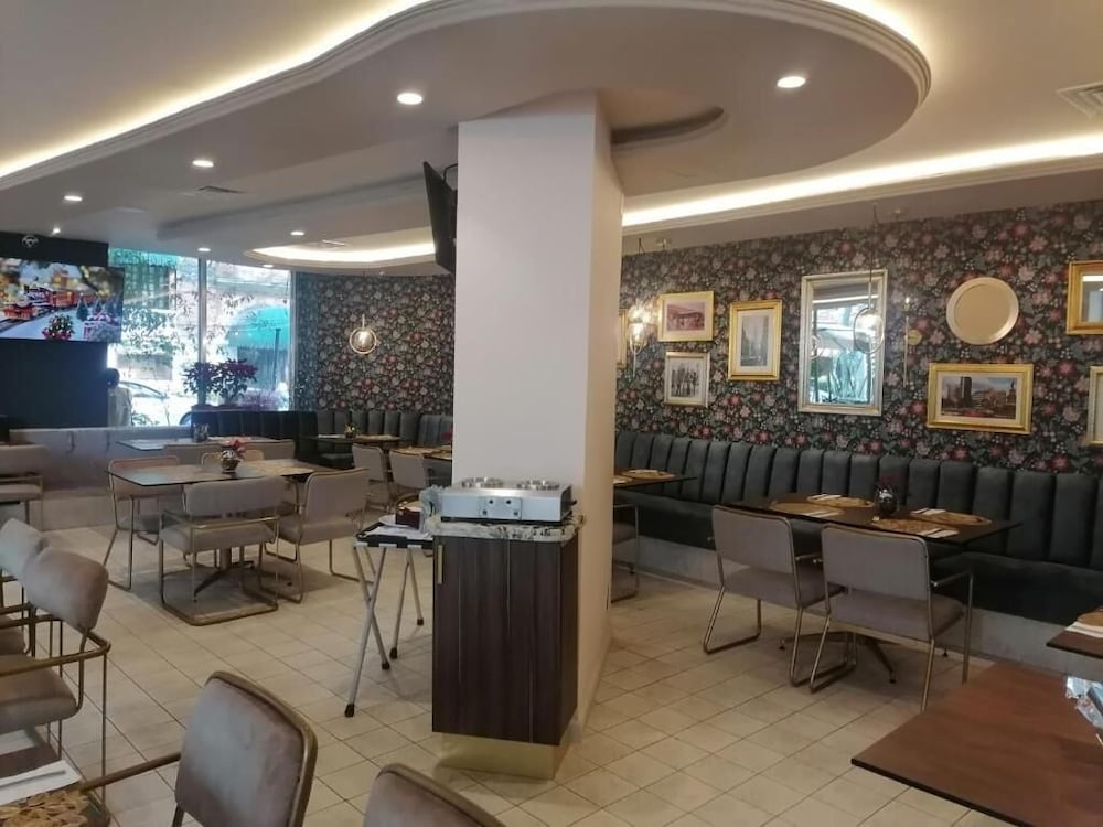 restaurant cafeteria