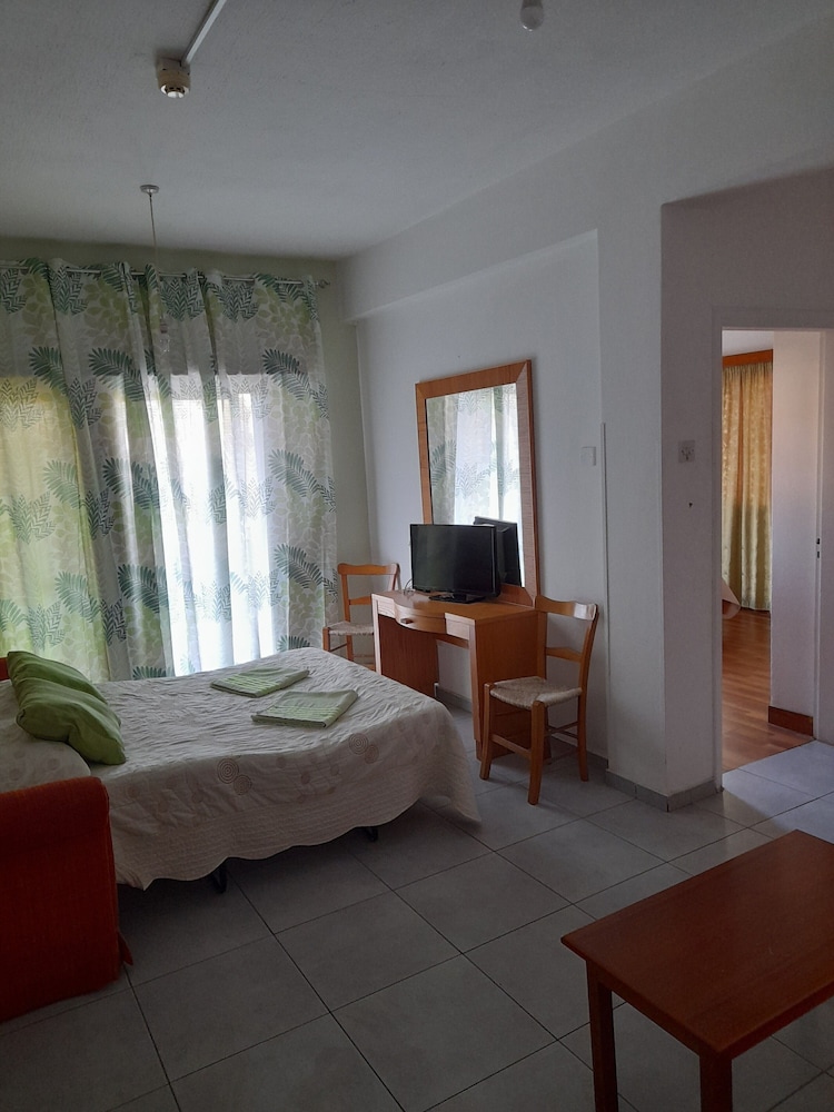 Onisillos Hotel 25/45