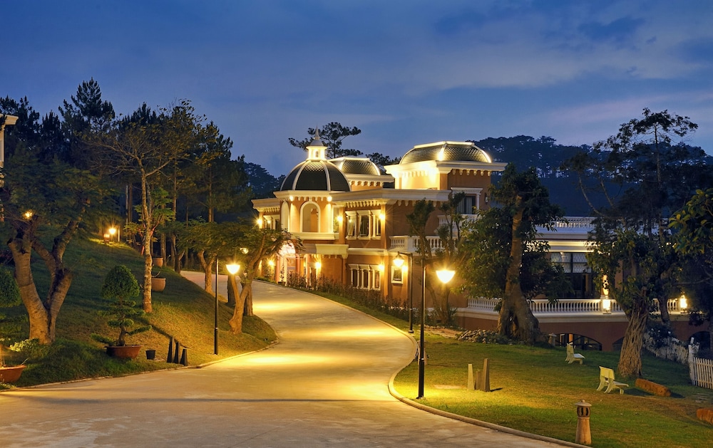 Dalat Edensee Lake Resort and Spa 2/45