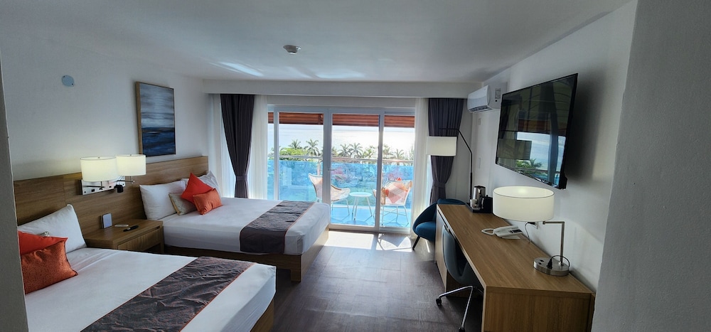 Hotel 39 Jamaica 12/53