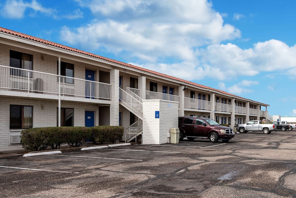 Motel6 Eloy, AZ - Casa Grande 11/60