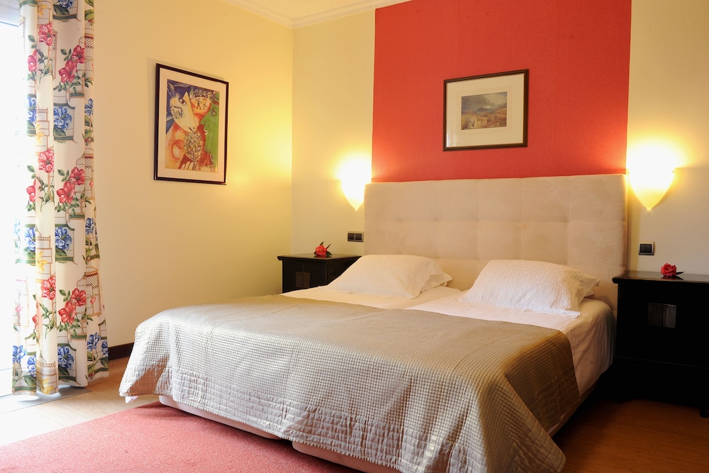 STANDARD, TWIN BEDS