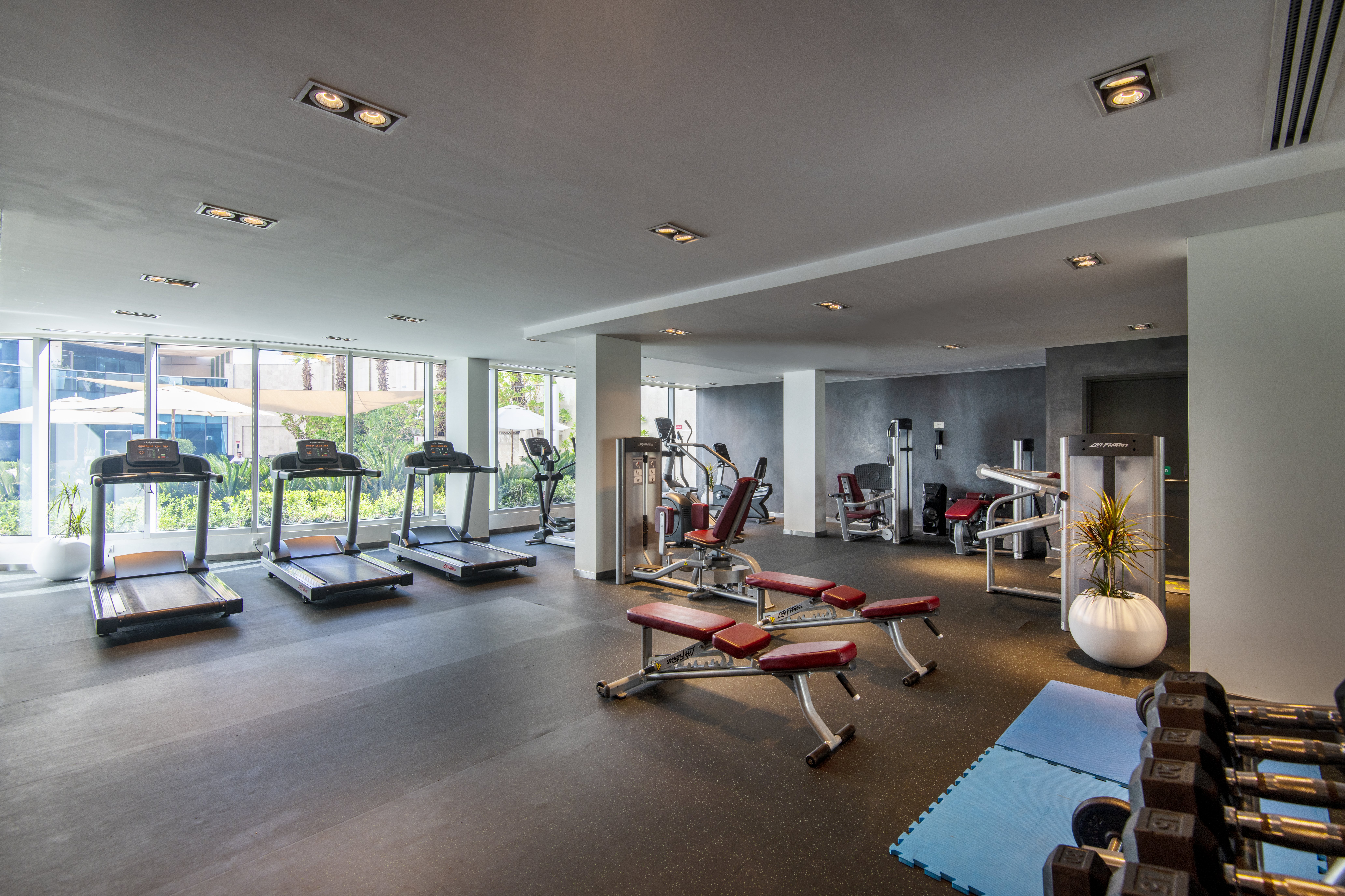 Holiday Inn Muscat al Seeb by IHG 36/73
