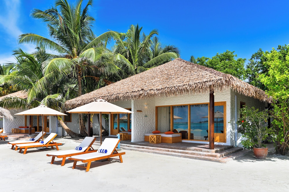 Cinnamon Dhonveli Maldives 80/89