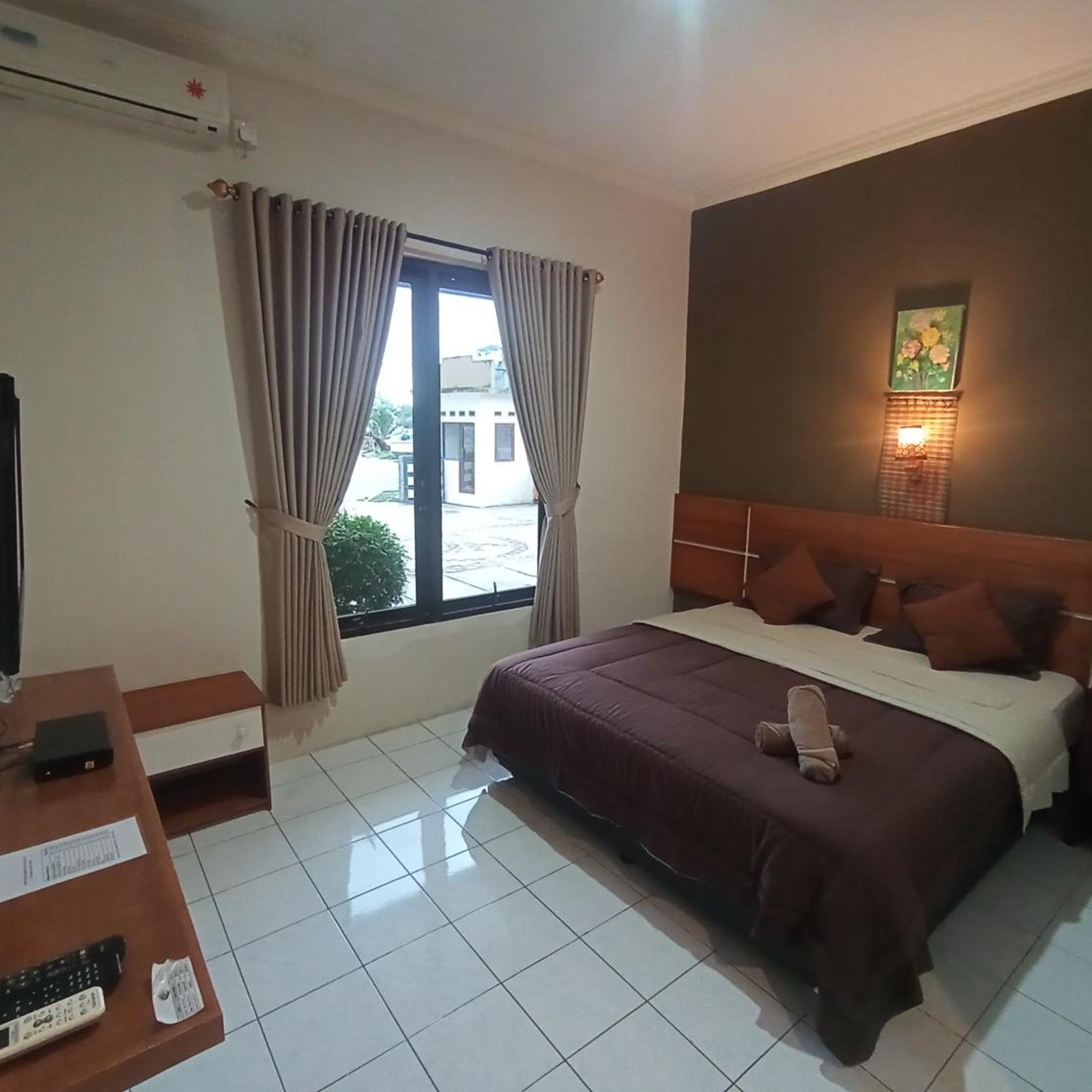 Yokima Beach Hotel 8/43