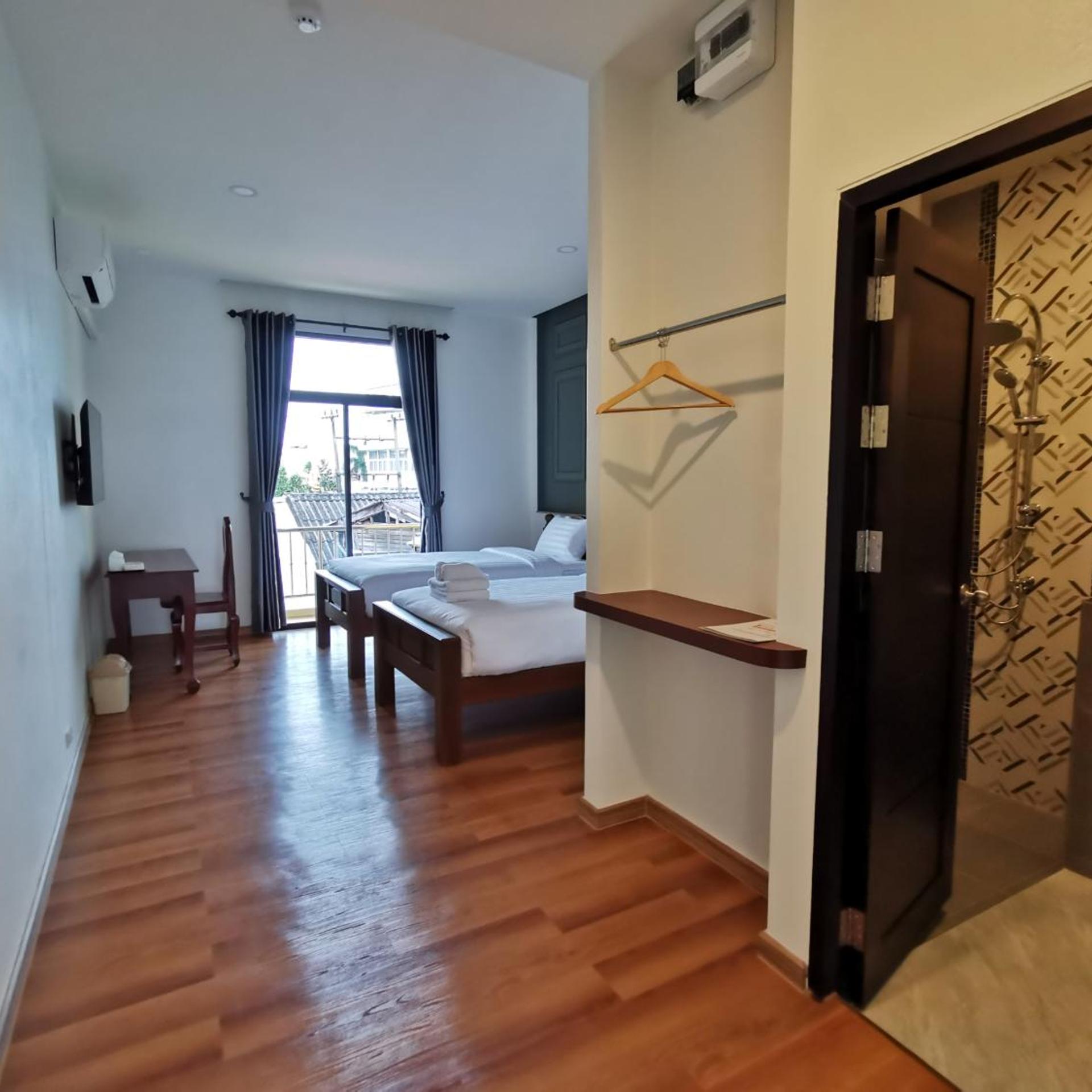 Racha Khong Hotel 26/40