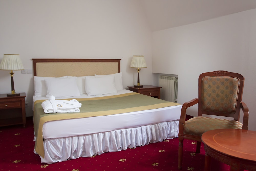 ATYRAU DASTAN HOTEL 8/30