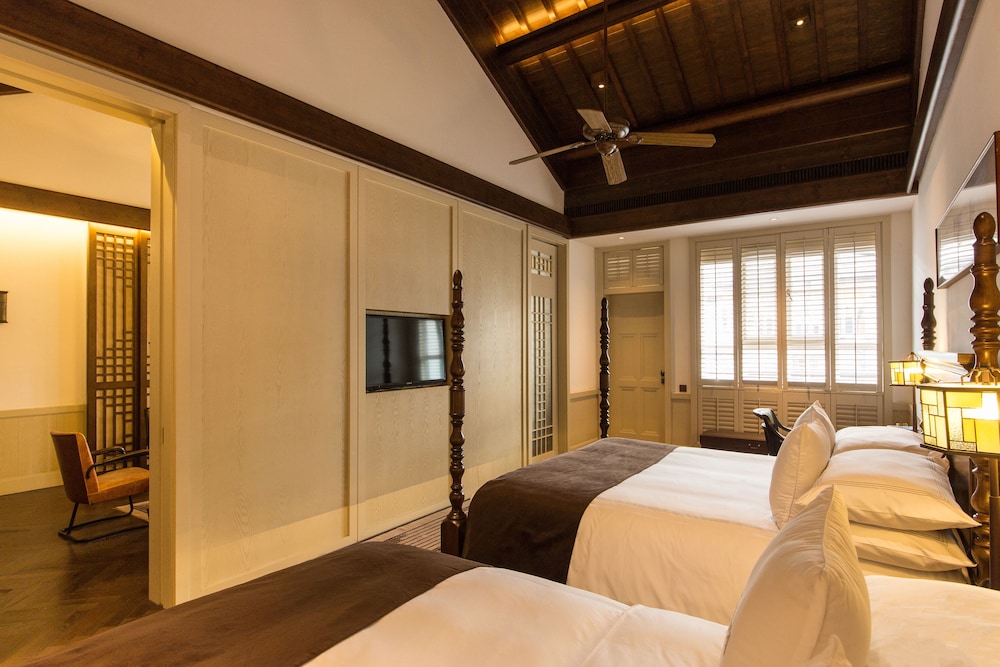 Chaptel Hotel 13/65