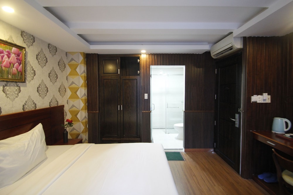 FAMILY, MULTIPLE BEDS