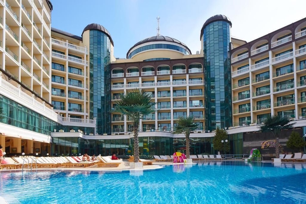 Planeta Hotel and Aquapark 48/50