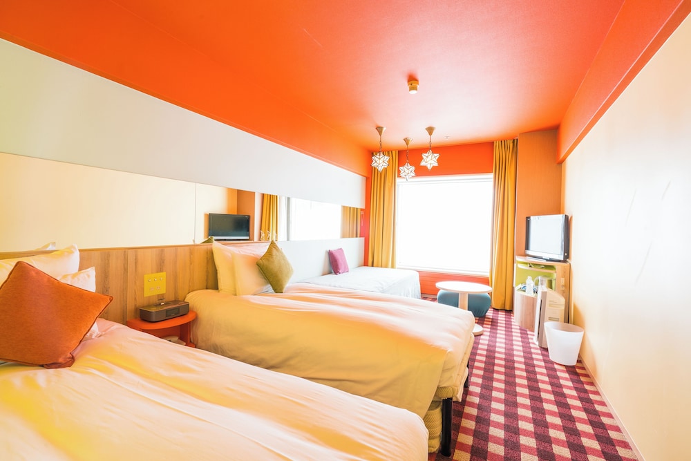 Room, Twin Beds, Slope View, Sofa, Wing 6