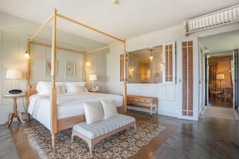 Suite, Garden Side, Sea View