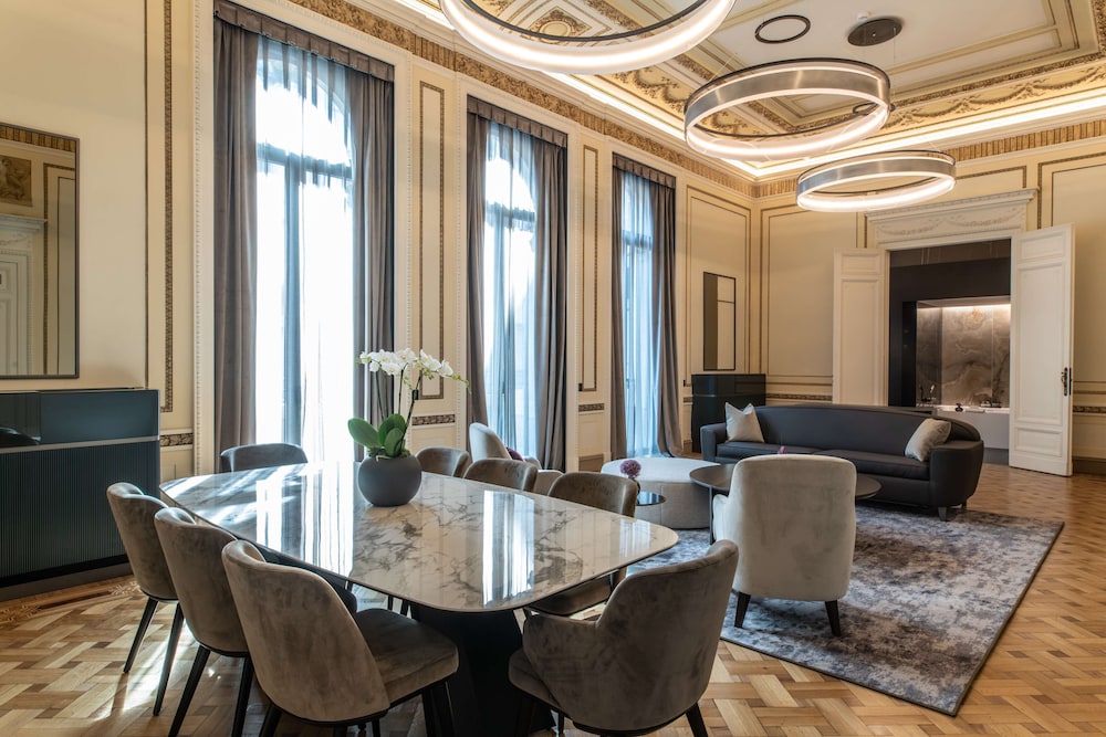 Radisson Collection Hotel, Palazzo Touring Club Milan 58/73