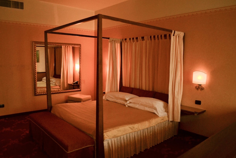 Hotel Don Carlo 27/50