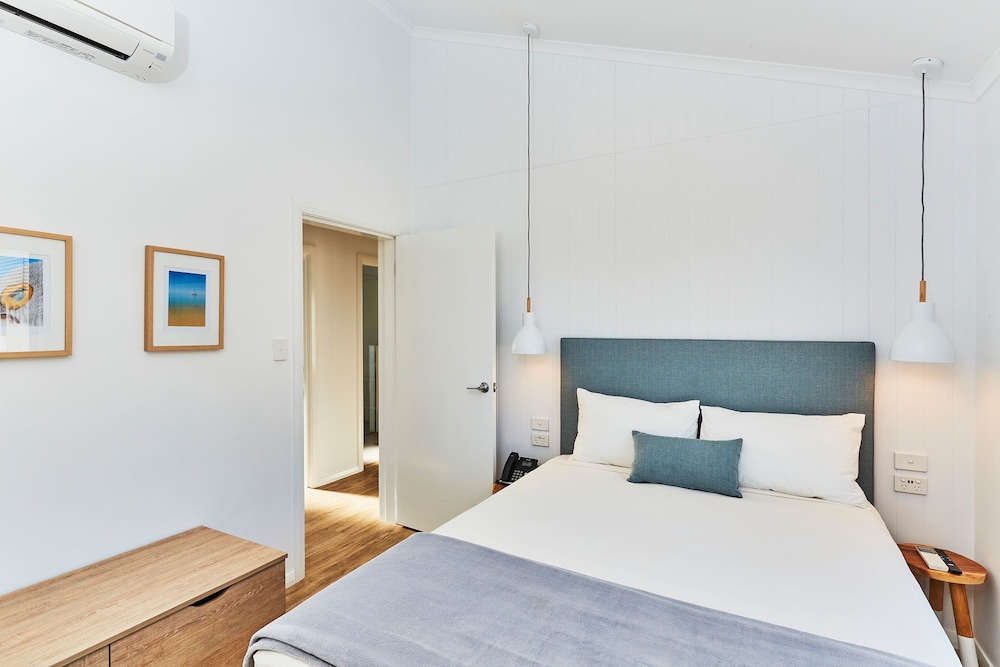 3 Bedrooms, Villa, 2 Bunk Beds, 2 Queen Beds, Beach Front
