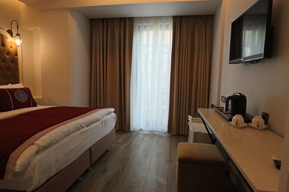 ANTHEMIS HOTEL 39/71