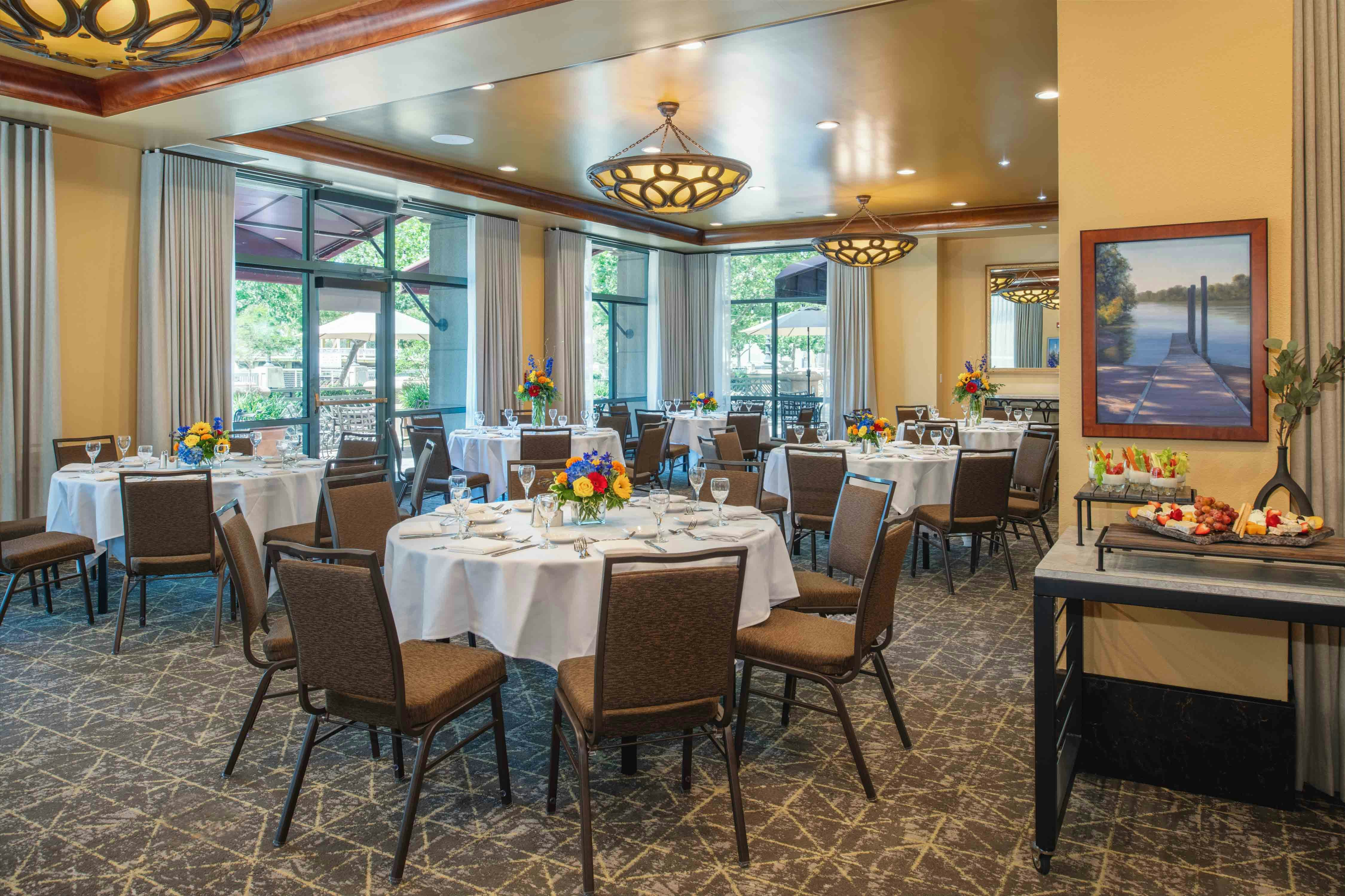 Embassy Suites by Hilton Sacramento Riverfront Promenade 53/80