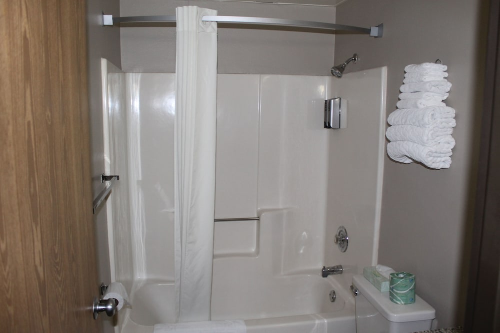 Super 8 by Wyndham Bridgeview/Chicago Area 4/14