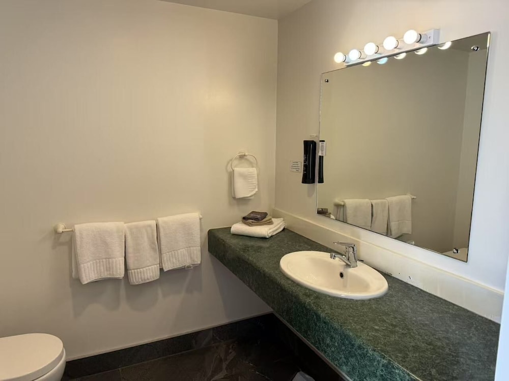 Wallaceville Motor Lodge 45/48