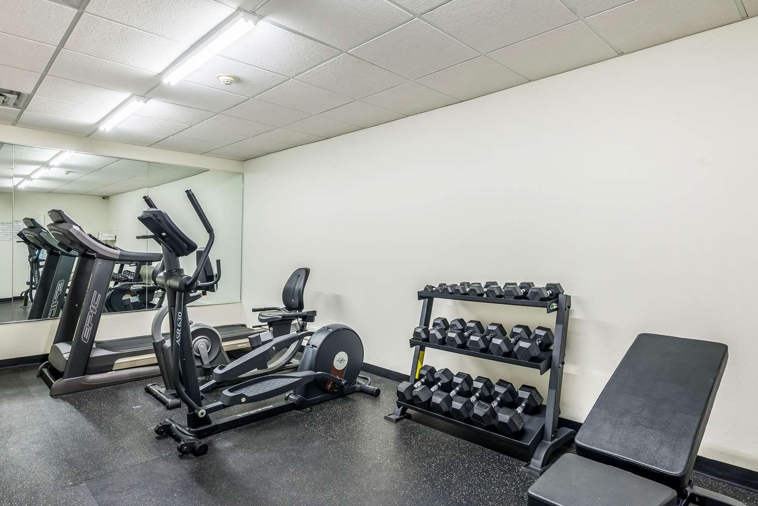 Comfort Inn and Suites Dayton North 10/24