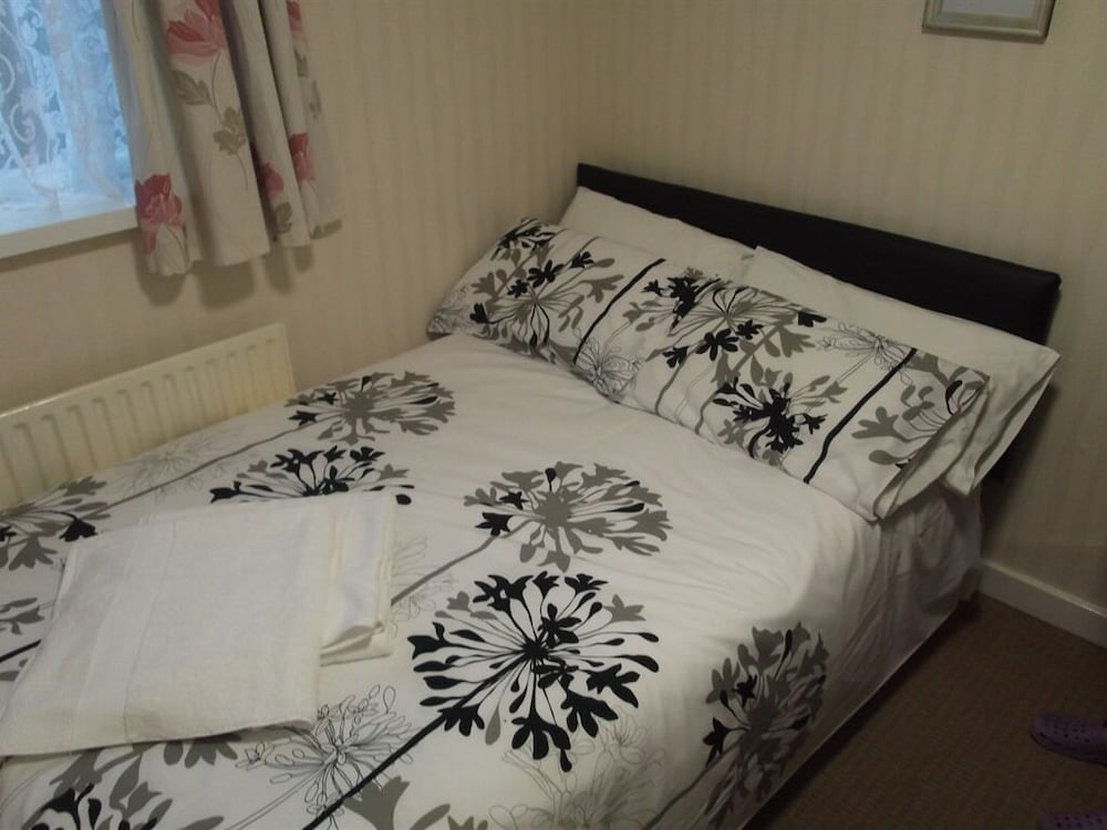 ROOM, DOUBLE BED