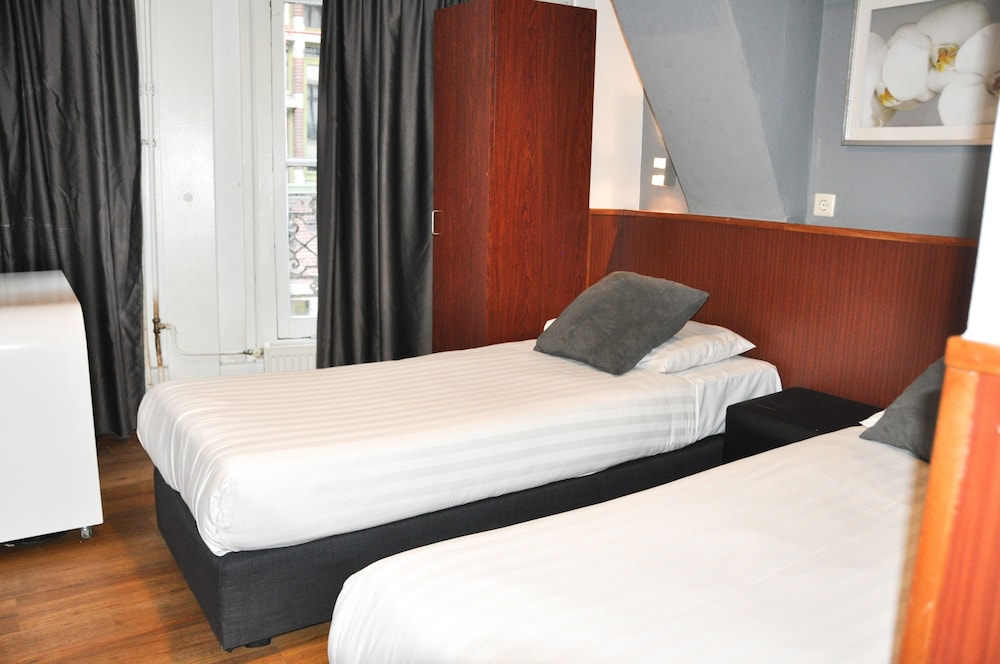 Travel Hotel Amsterdam 4/64