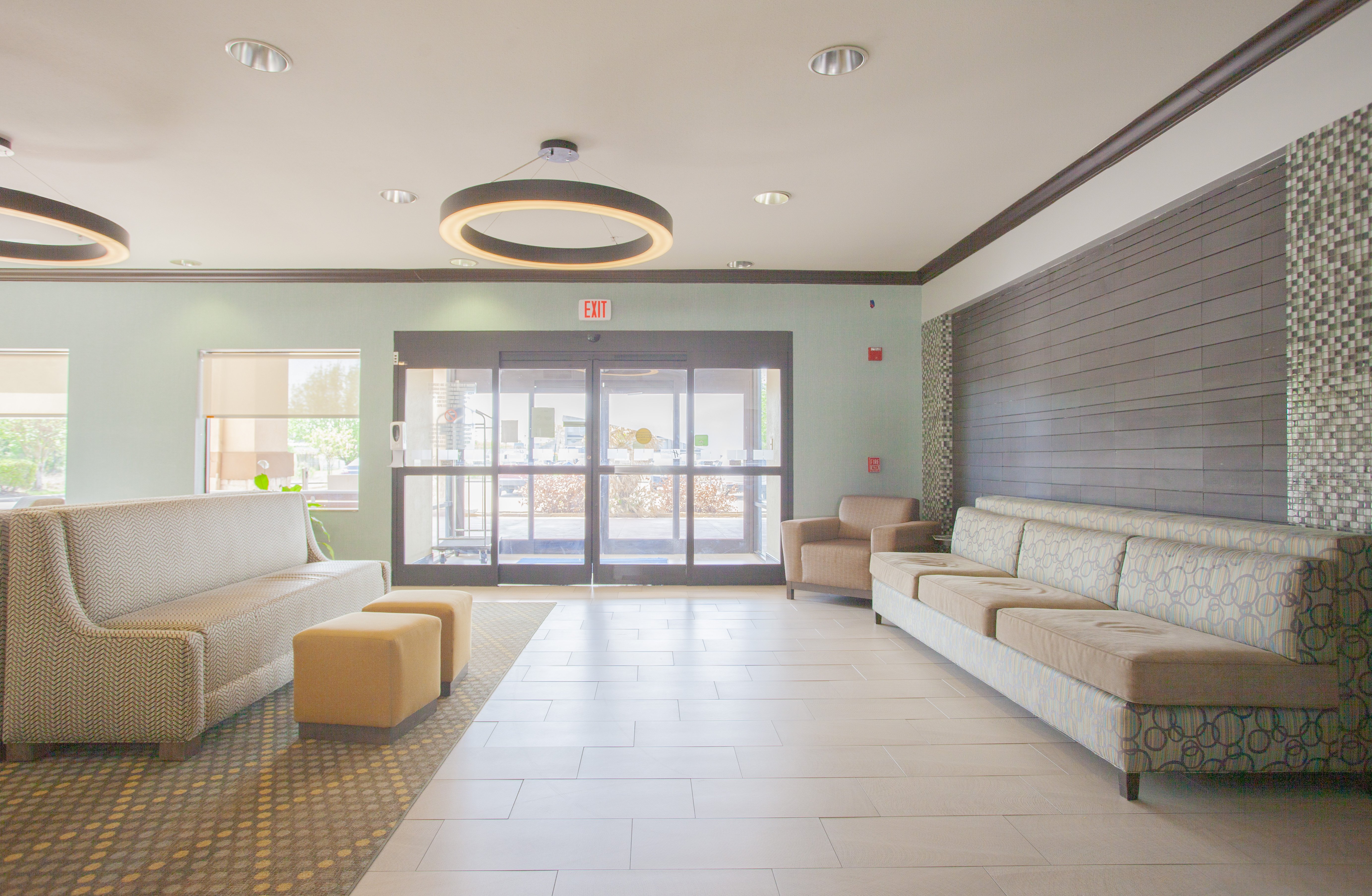 Holiday Inn & Suites Spring - the Woodlands Area, an IHG Hotel 20/28