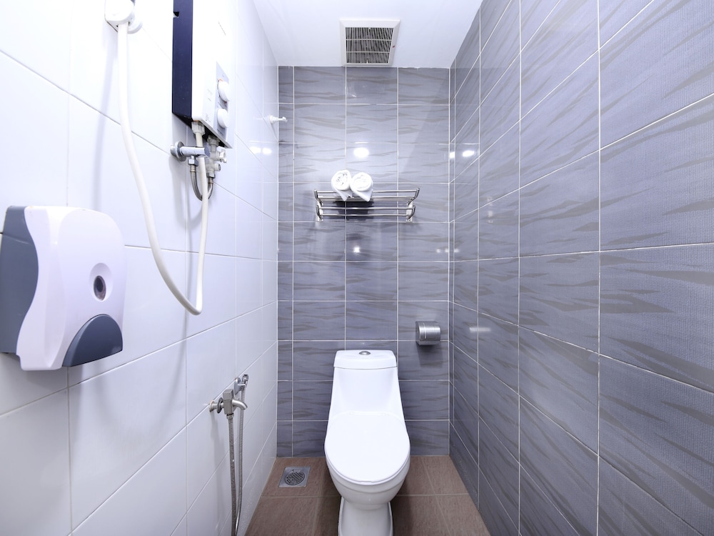 Oyo 1184 Ho Hotel 22/22