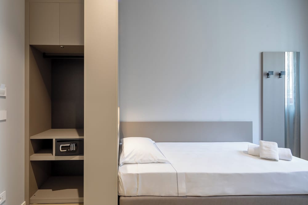 Hotel Excelsior 8/41