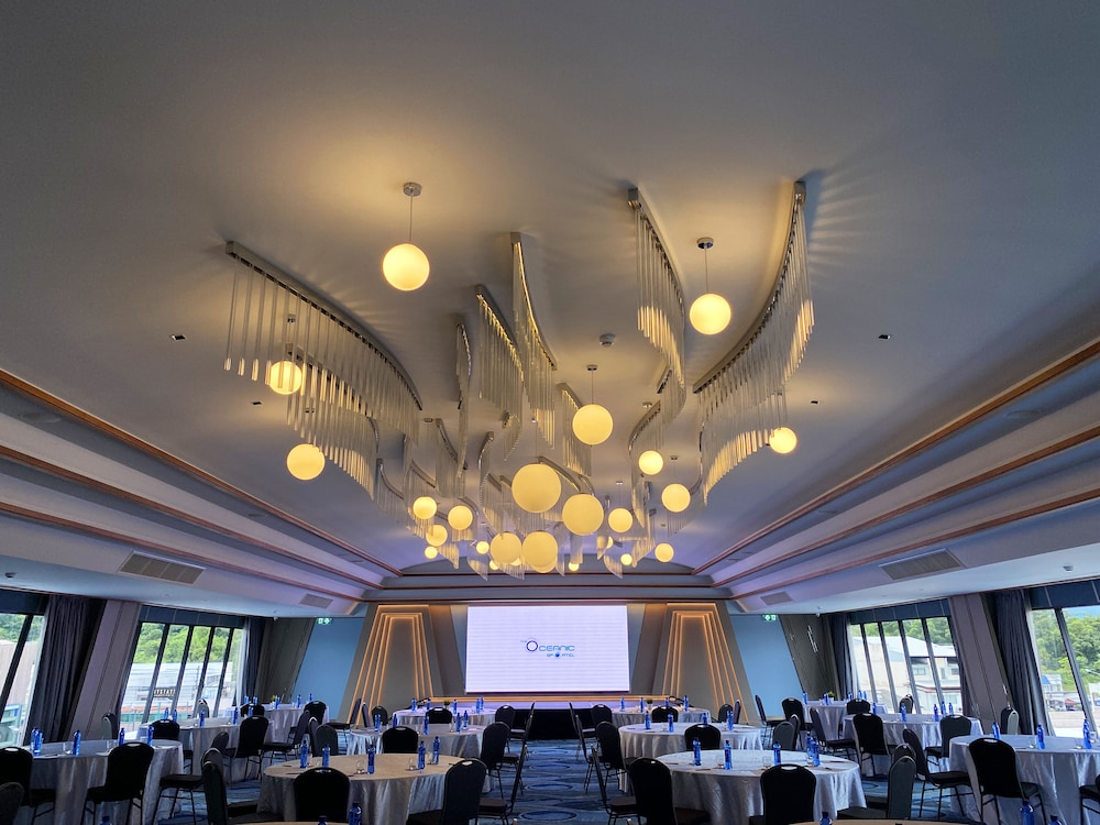 The Oceanic Sportel 39/48