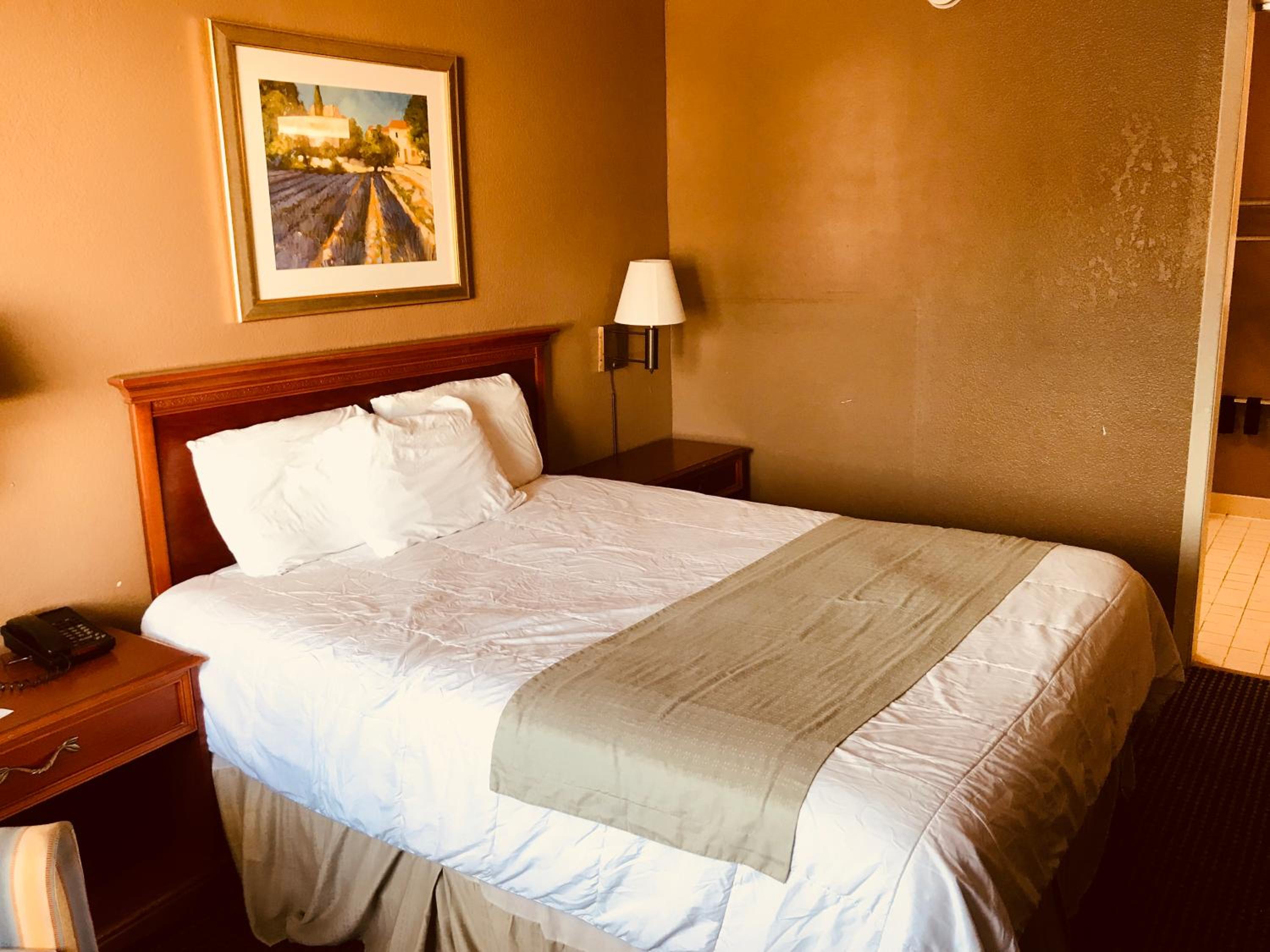غرفة بسرير كوين لذوي الإعاقة، Americas Best Value Inn Laredo 4/9