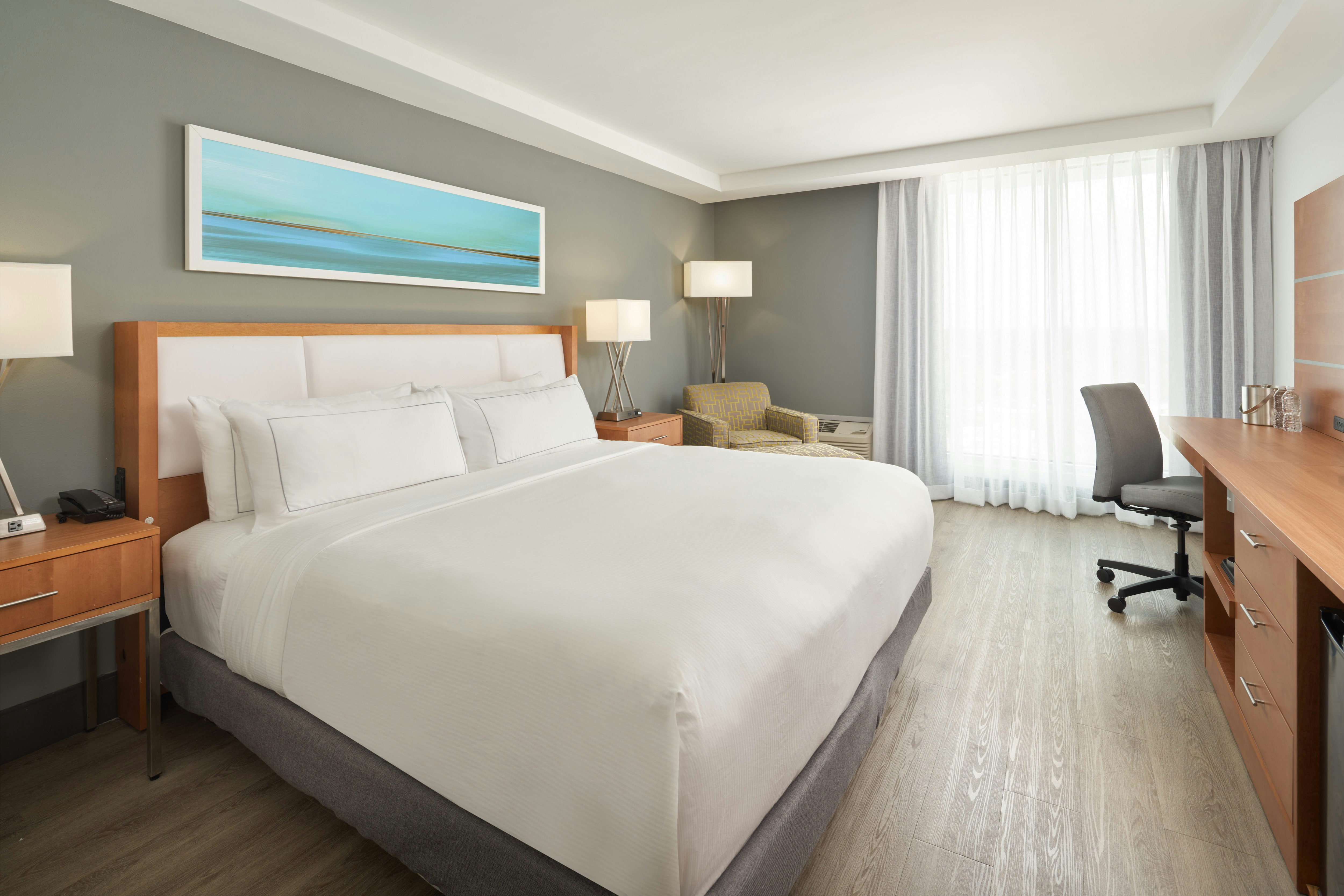 ROOM, KING BED