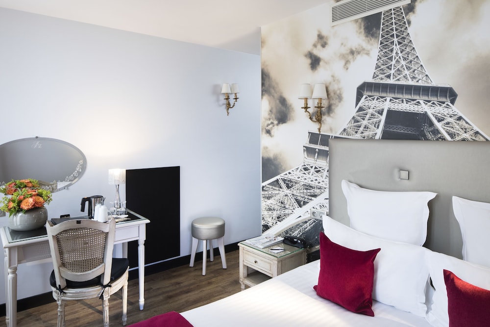 Hotel Plaza Elysees 30/50
