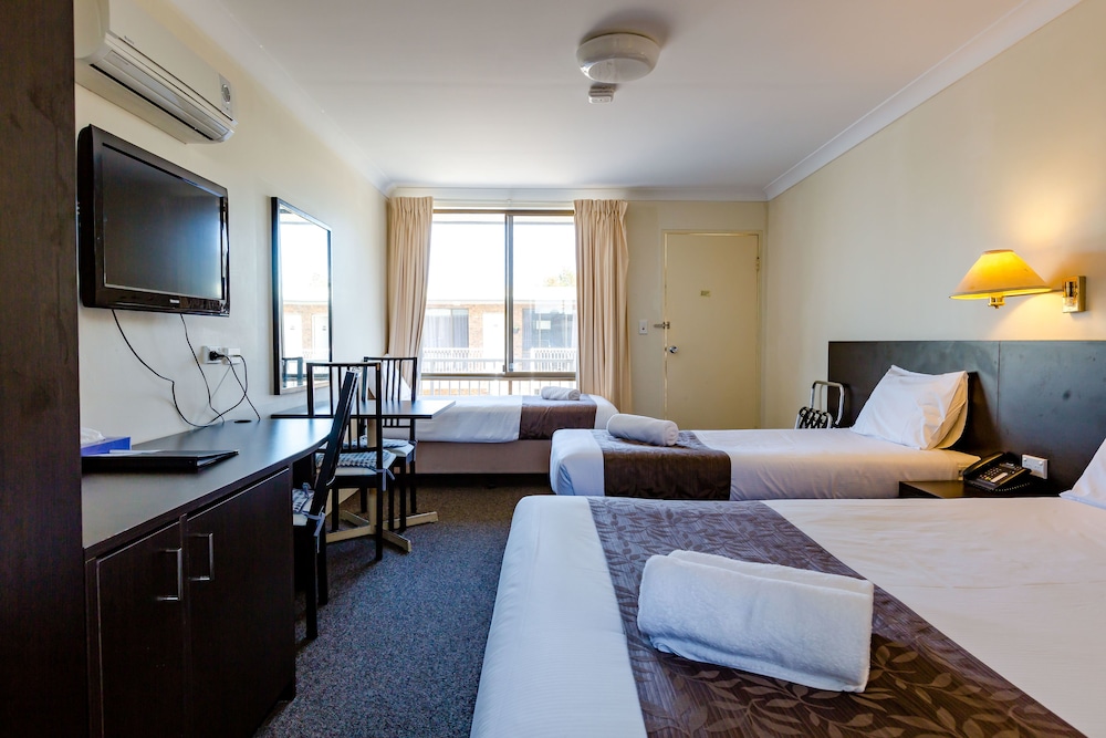 ABCOT INN 22/58