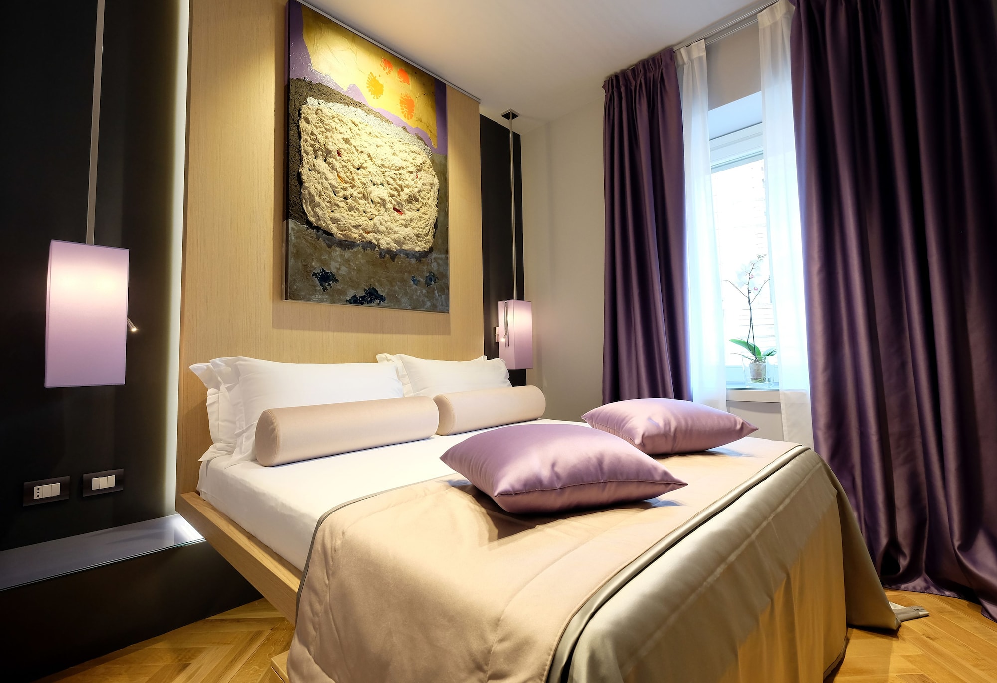 ECONOMY, QUEEN BED, CITY VIEW, PRIVATE BATHROOM
