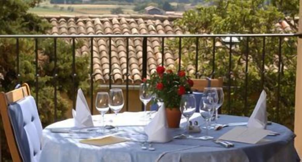 RELAIS DU SILENCE LE CLOS DE PRADINES 40/51