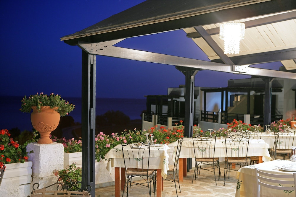 Andros Holiday Hotel 54/68