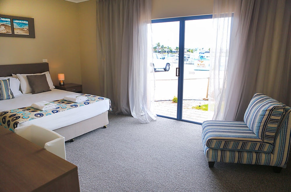 The Marina Hotel 20/66